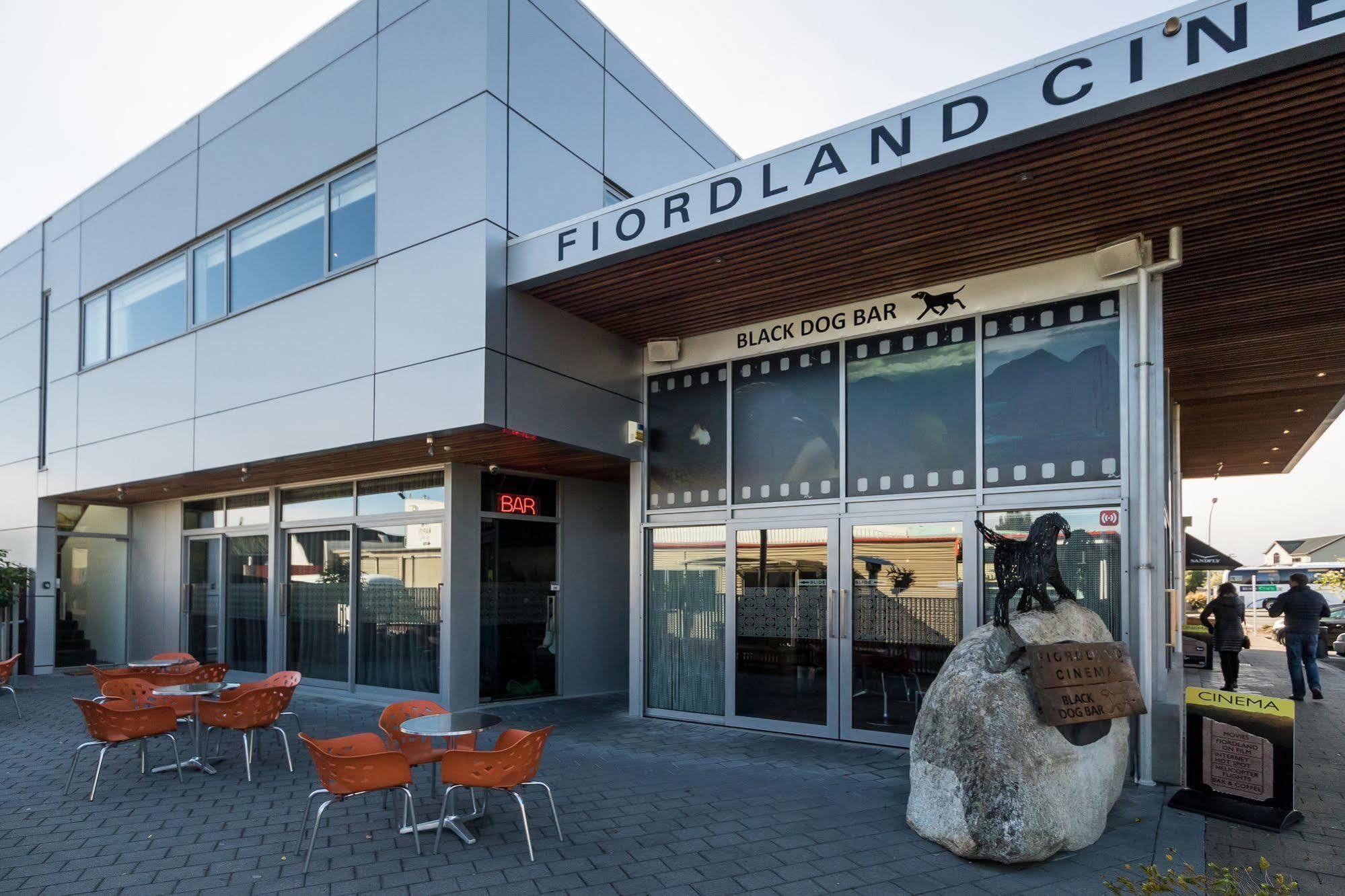 The Cinema Suites Te Anau Exterior foto