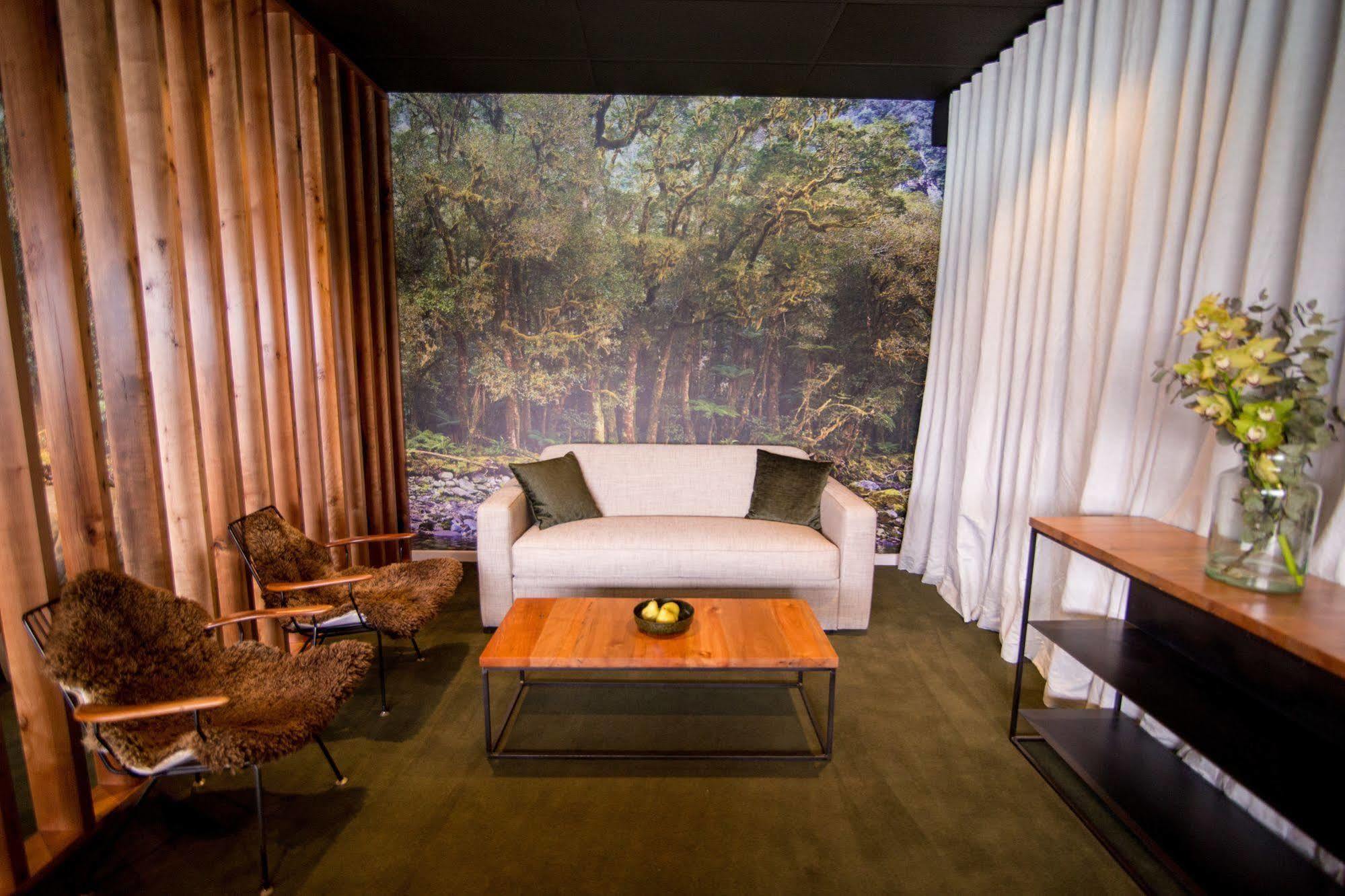 The Cinema Suites Te Anau Exterior foto