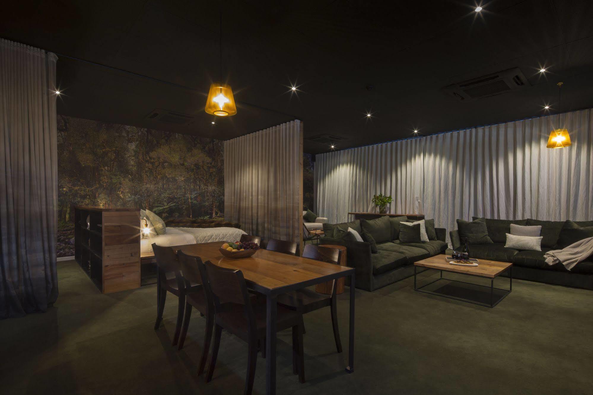The Cinema Suites Te Anau Exterior foto
