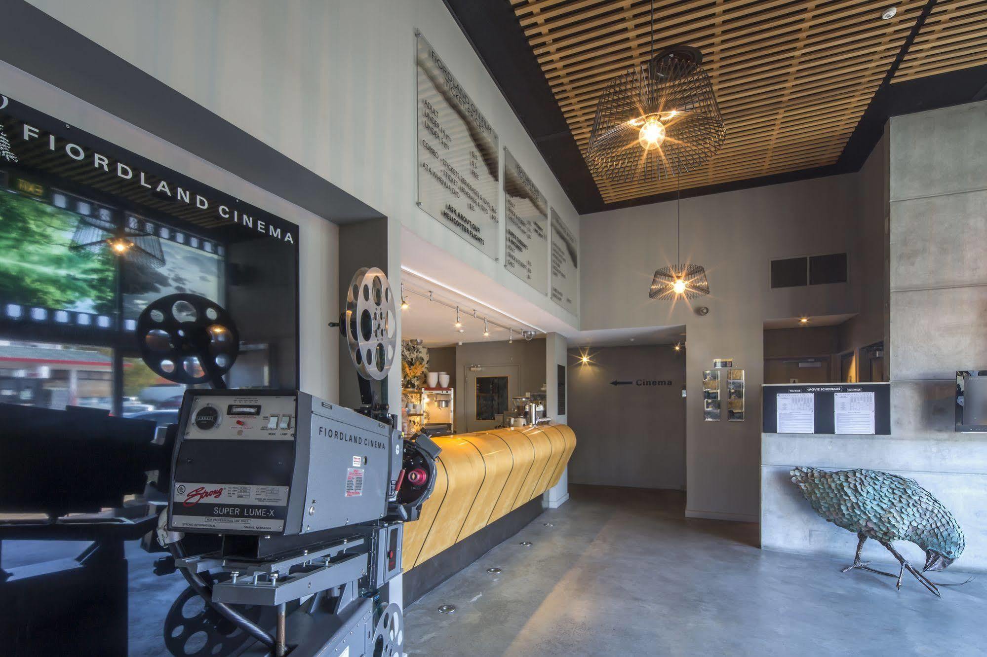 The Cinema Suites Te Anau Exterior foto